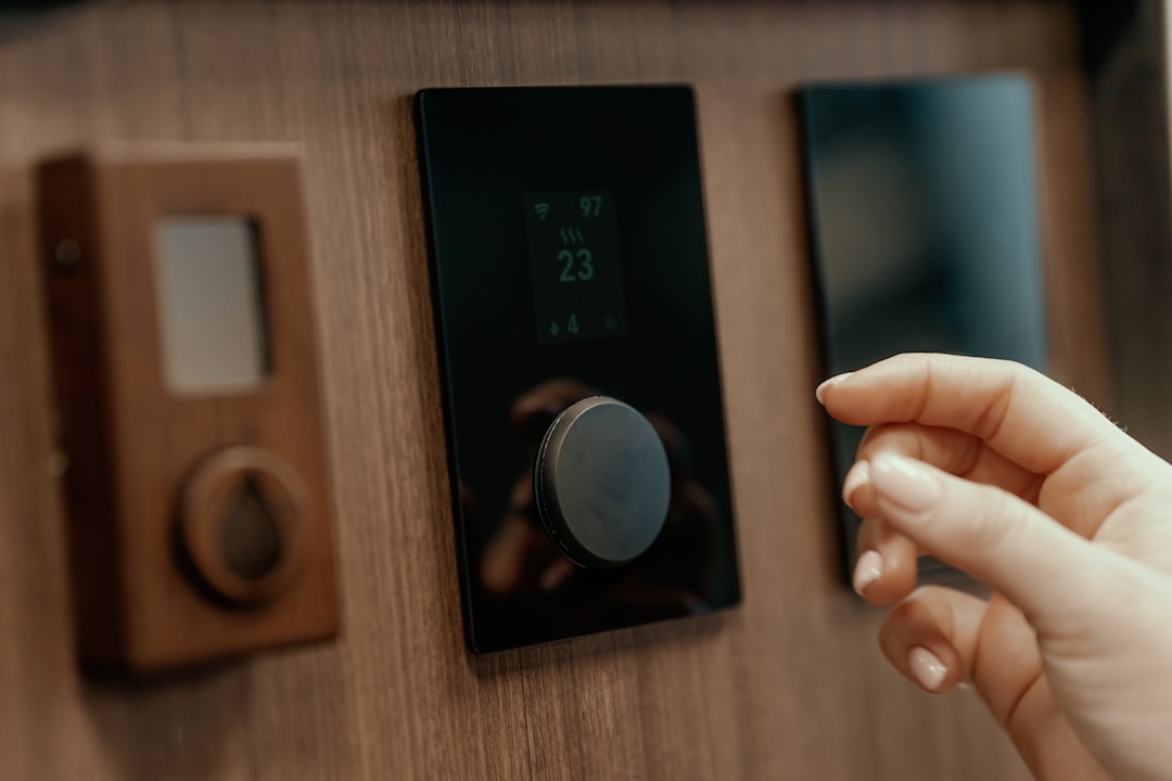 securite-et-normes-indispensables-pour-eclairage-connecte-capteurs-zigbee
